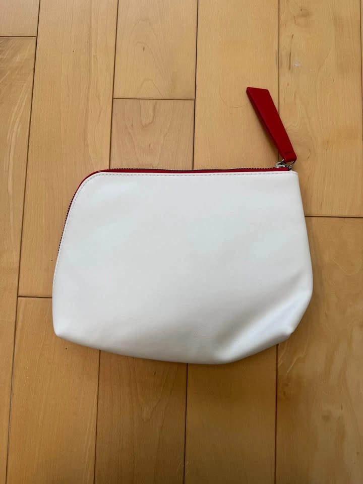 BRAND NEW Shiseido White/Red Makeup/Toiletry Bag - photo 3
