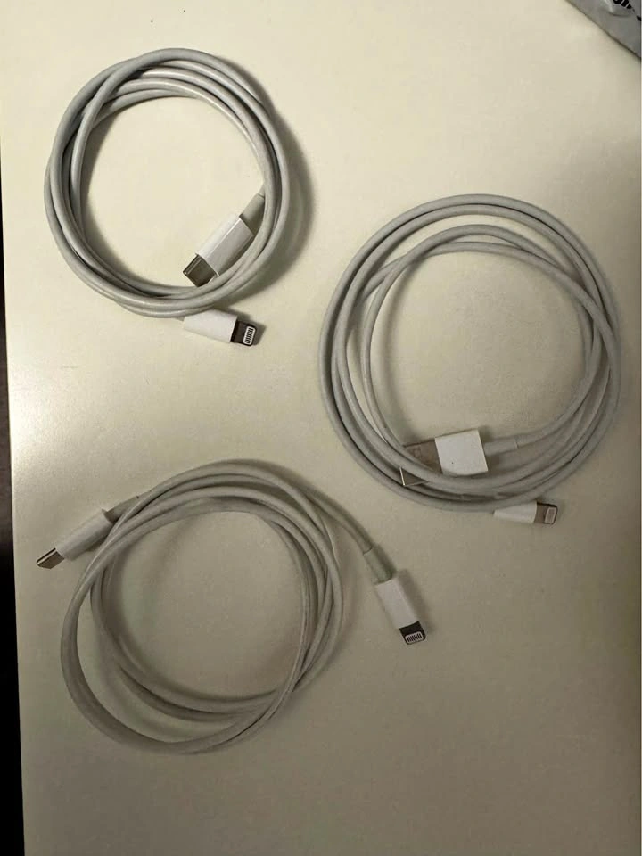 3x USB C to Lightning Cable (Original Apple)