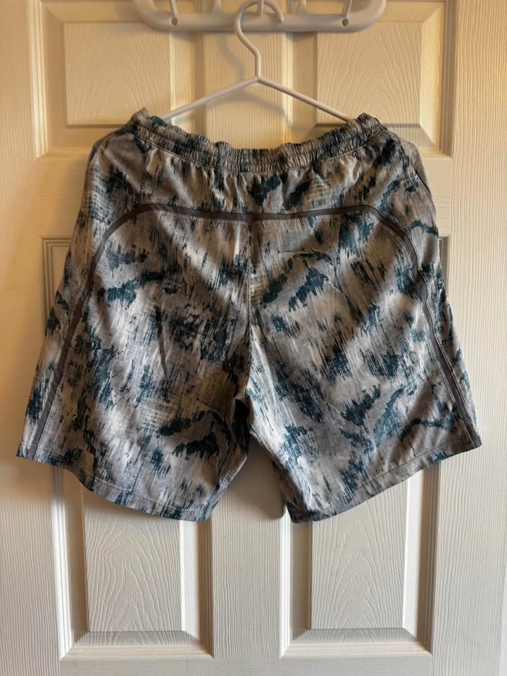 Lululemon Men’s Pace Breaker Shorts - Size M - photo 3