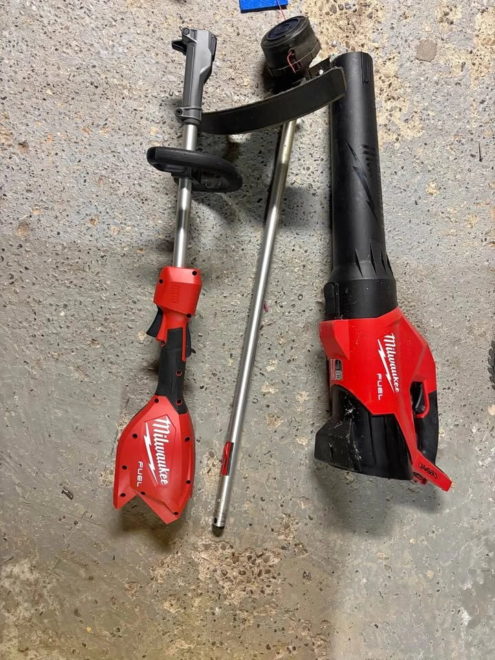 Milwaukee M18 FUEL String Trimmer and Blower Set