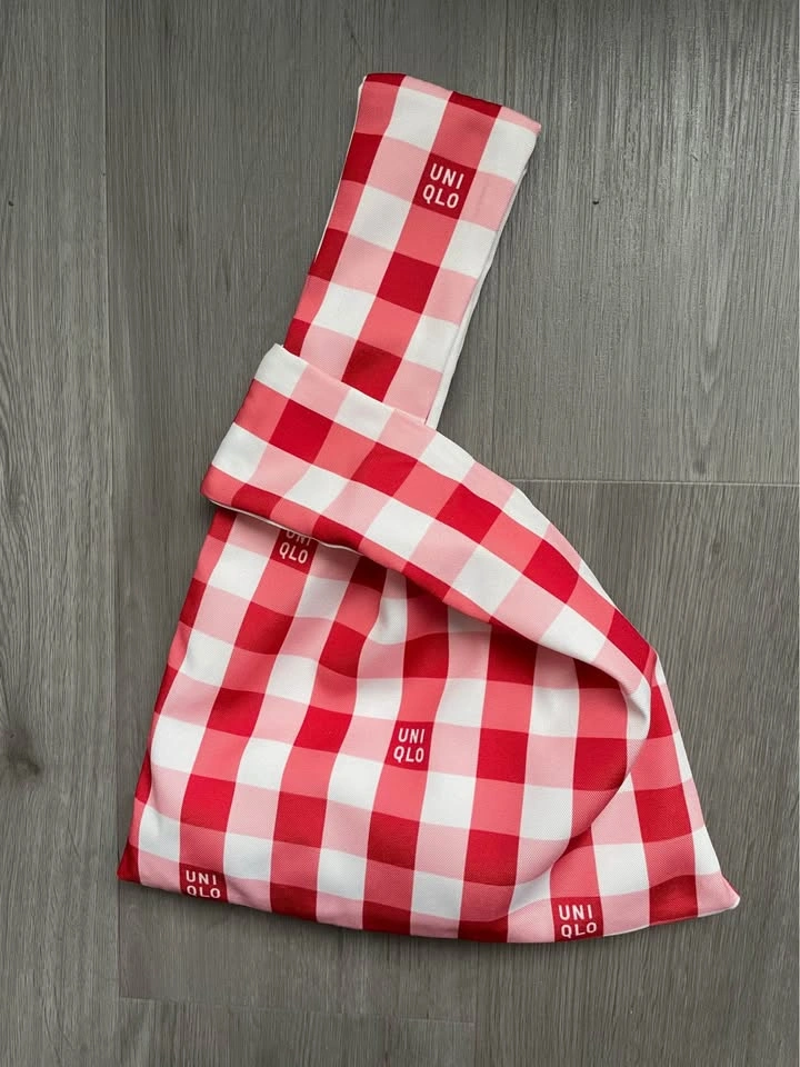 Uniqlo Limited Edition Knot Bag - photo 3