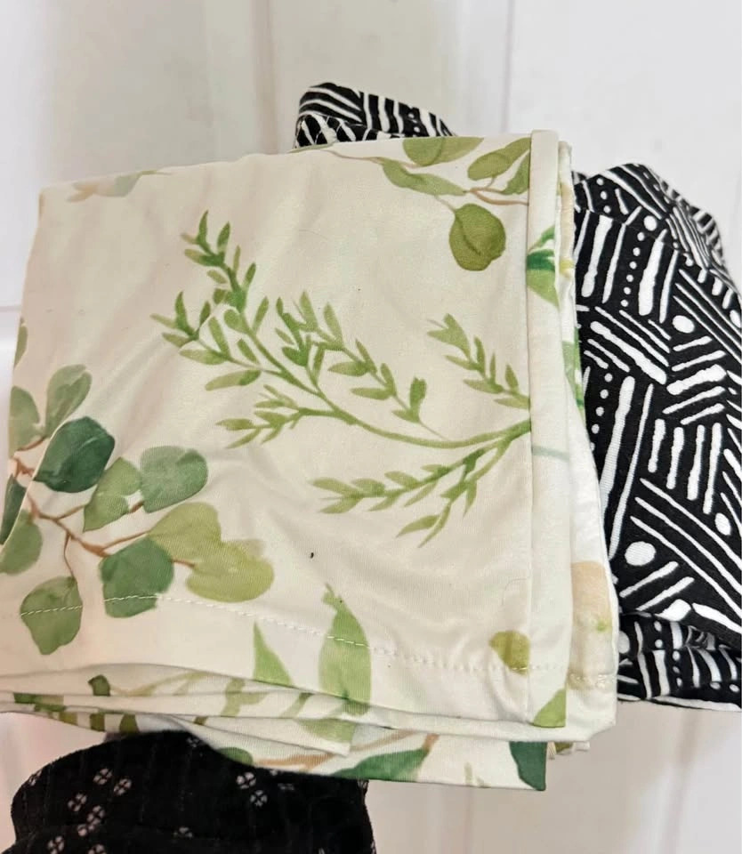 Infant car seat cover/breastfeeding cover