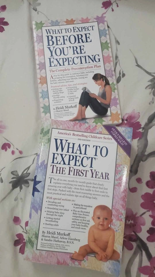 Pregnancy books- set of 2. - photo 3