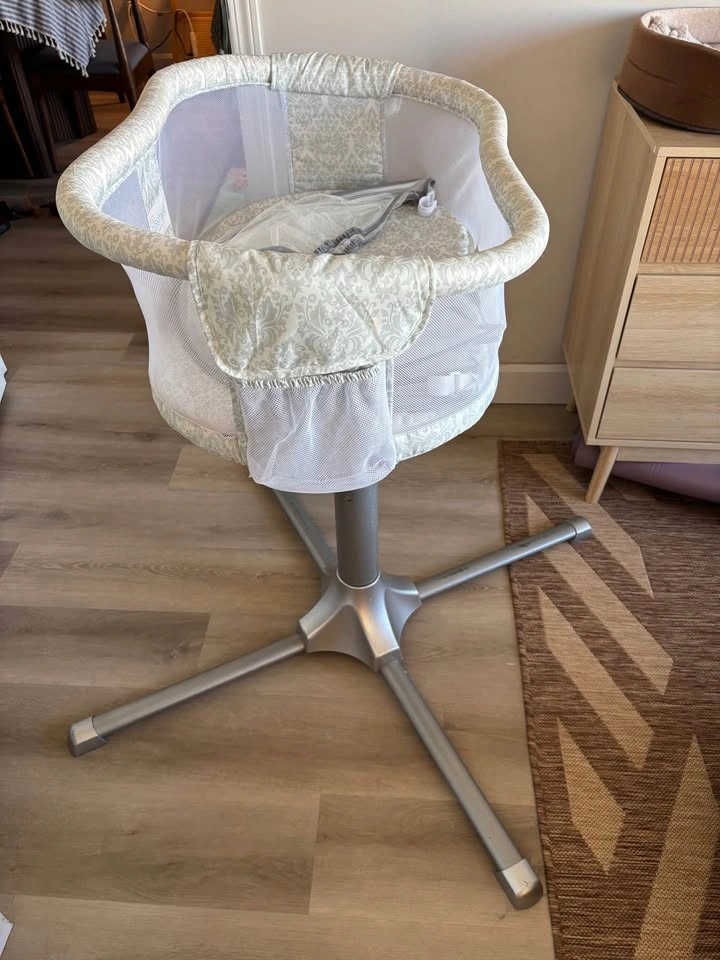 HALO Bassinest Swivel Sleeper - photo 4