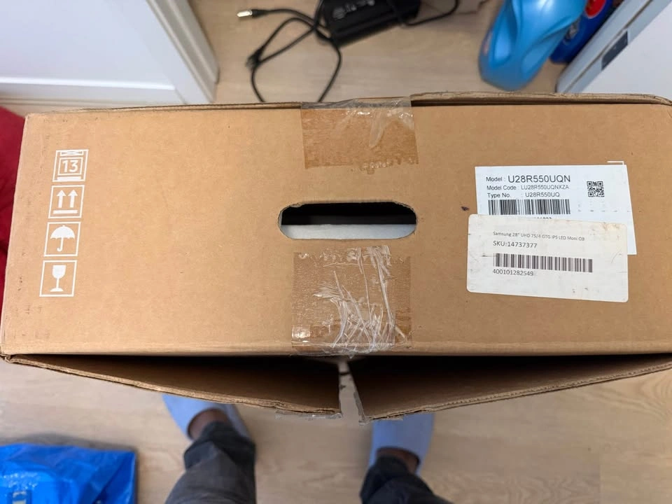 MOVE OUT SALE Samsung 28-Inch 4K UHD Monitor LU28R550UQNXZA - photo 3