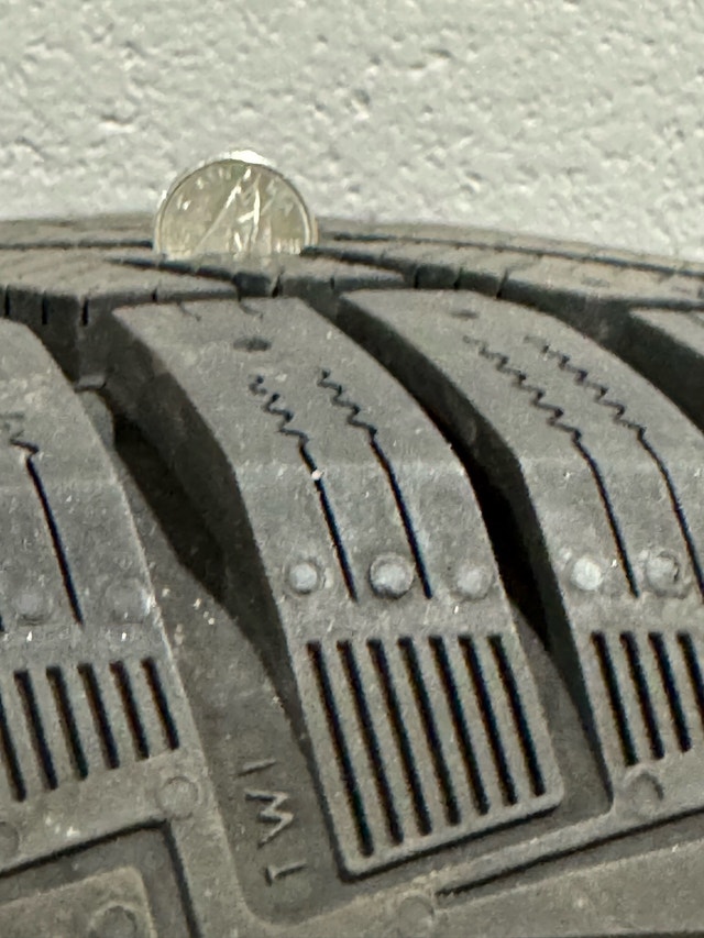 235/35 R 17 M&S Winter Tire on Rim - photo 4