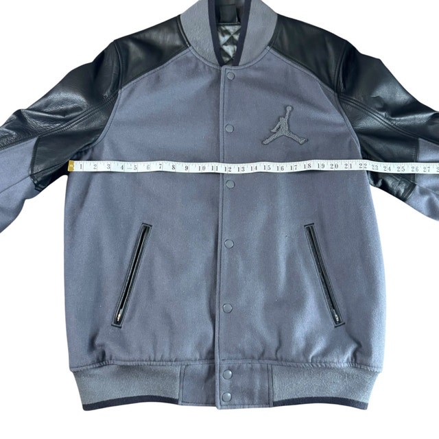 Jordan Varsity Jacket Grey Sz XL - photo 3