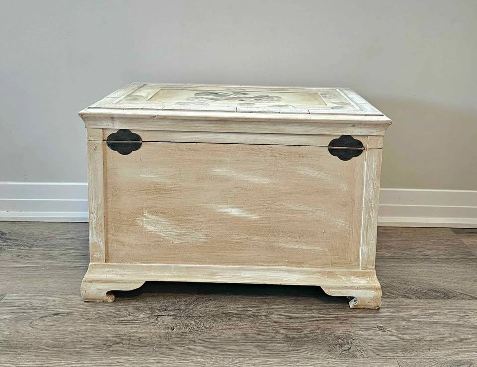 Vintage-style Hand-Painted Hydrangea Blanket Chest / Storage Tru - photo 5