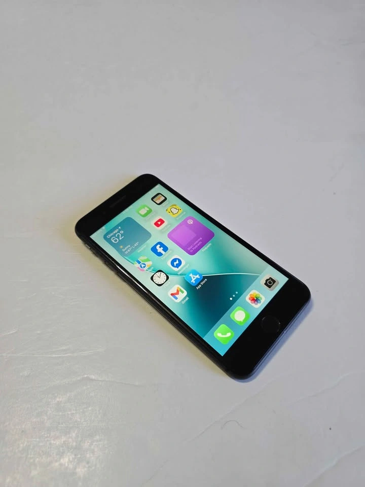 Apple iPhone 8 Plus 'Space Gray' 64GB AT&T - photo 3