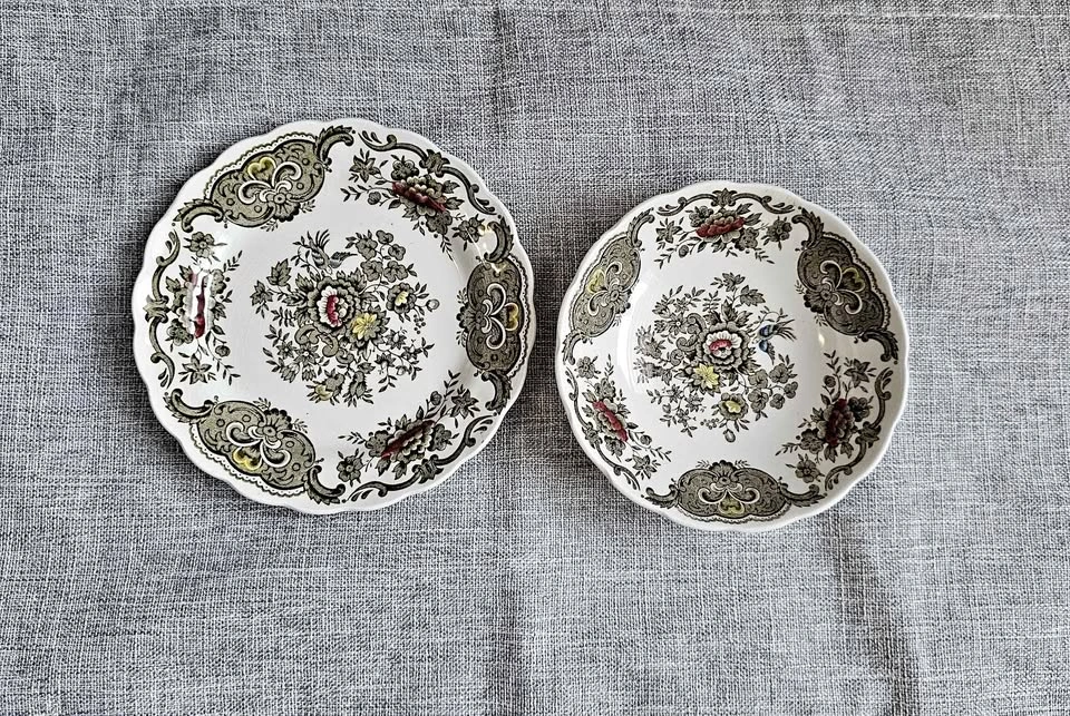 Ridgeway Ironstone England plate/bowl