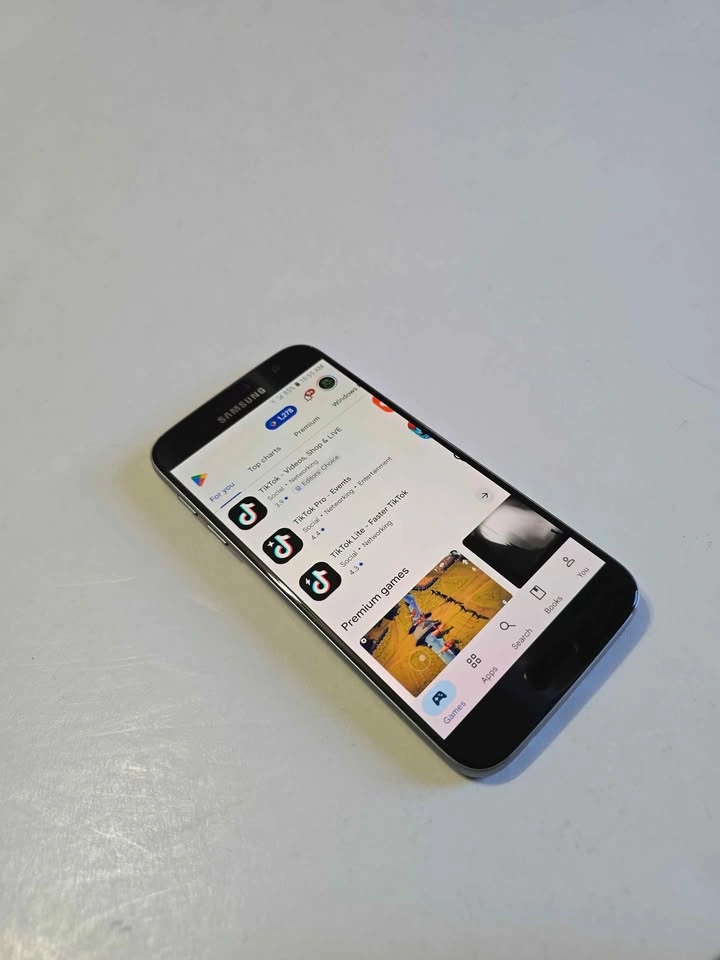Samsung Galaxy S7 'Black onyx' 32GB Unlocked - photo 2