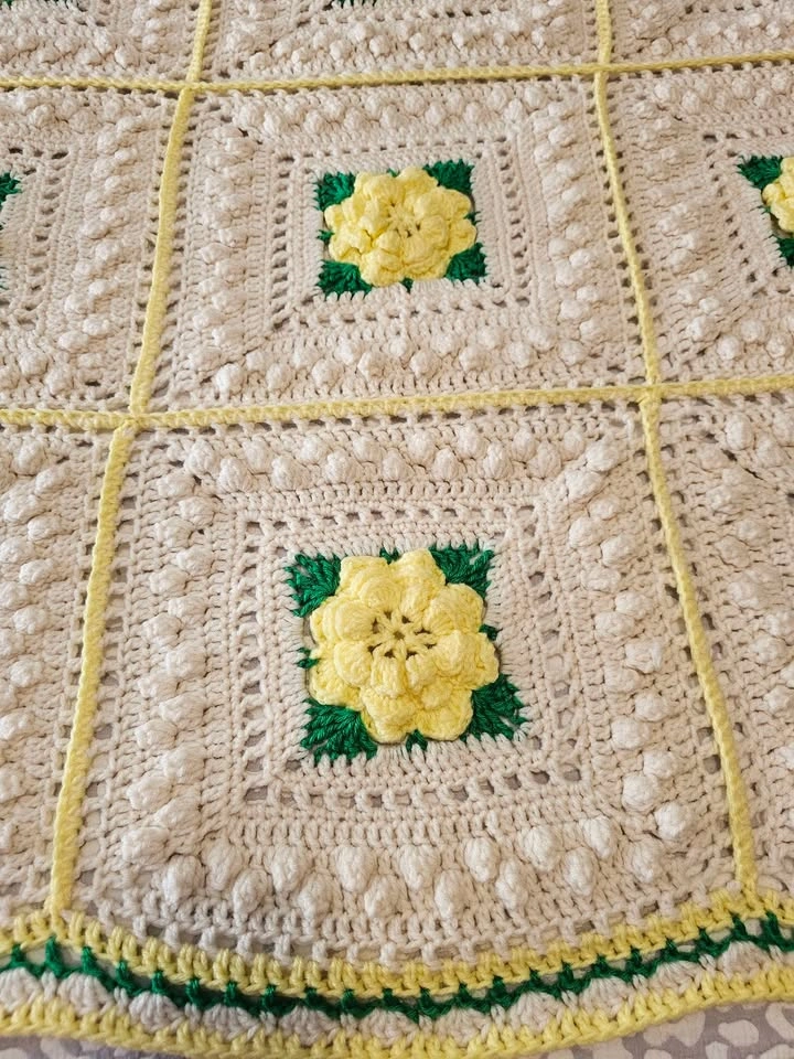 VINTAGE COTTAGECORE DREAM BLANKET - photo 2