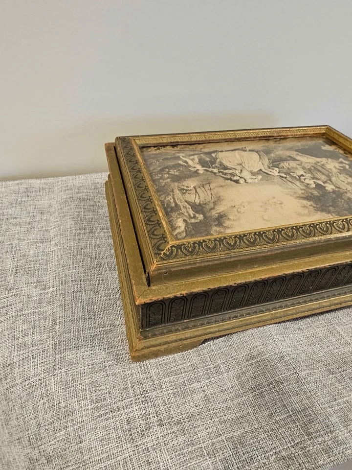 Mid-Century Italian Florentine-style gilded wood jewelry box - photo 5