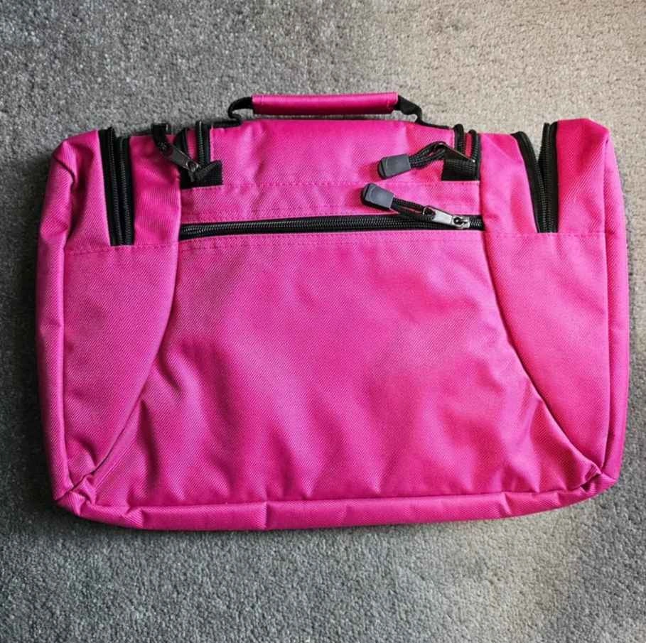 Spacious pink toiletry - photo 3