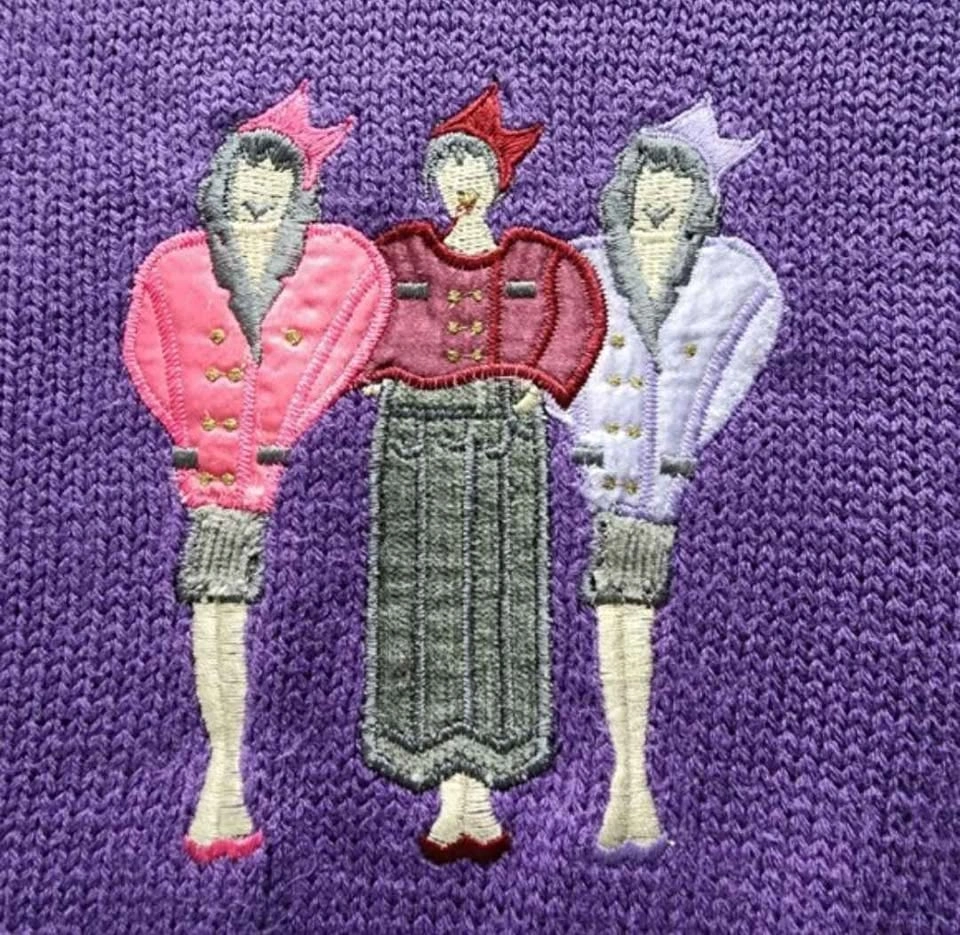 Vintage Purple Crewneck Sweater with Embroidered Figures - photo 5