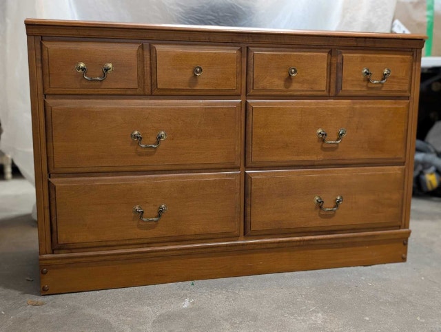 Vintage Vilas 6 drawer Dresser