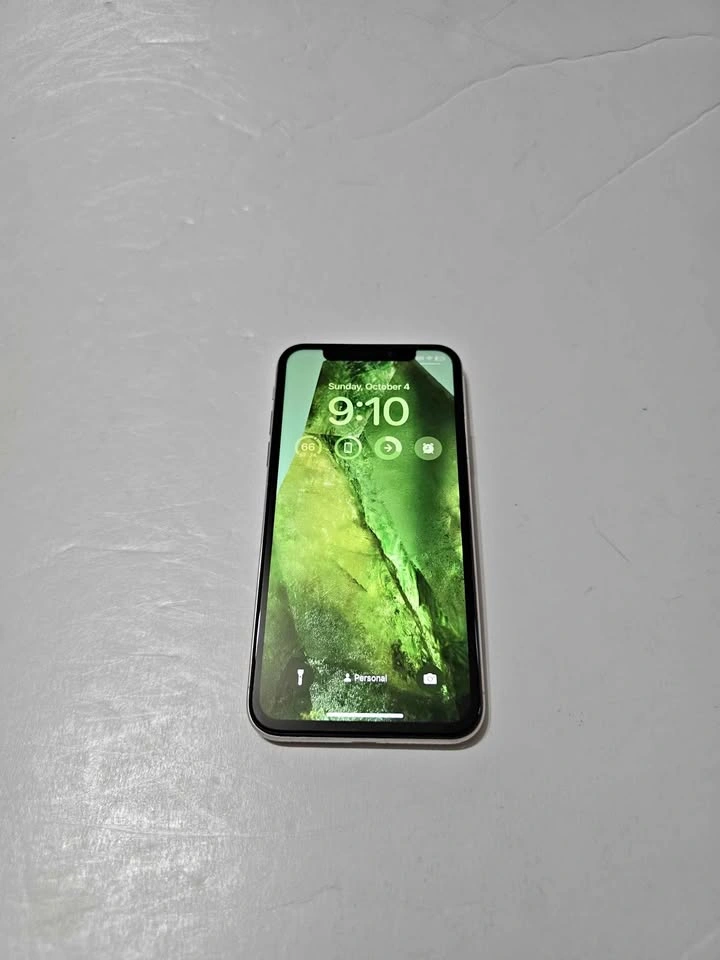 Apple iPhone X Silver 64GB T-Mobile