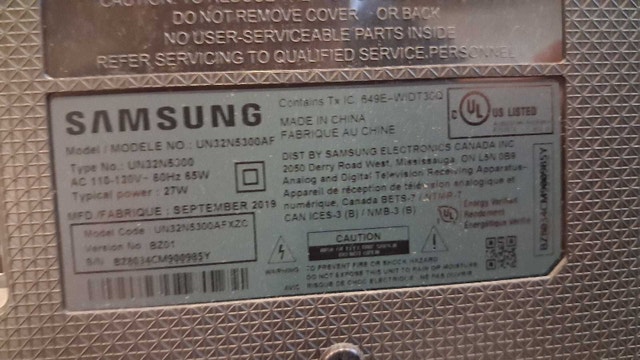 Samsung 32 inch TV with remote and power cable - photo 4