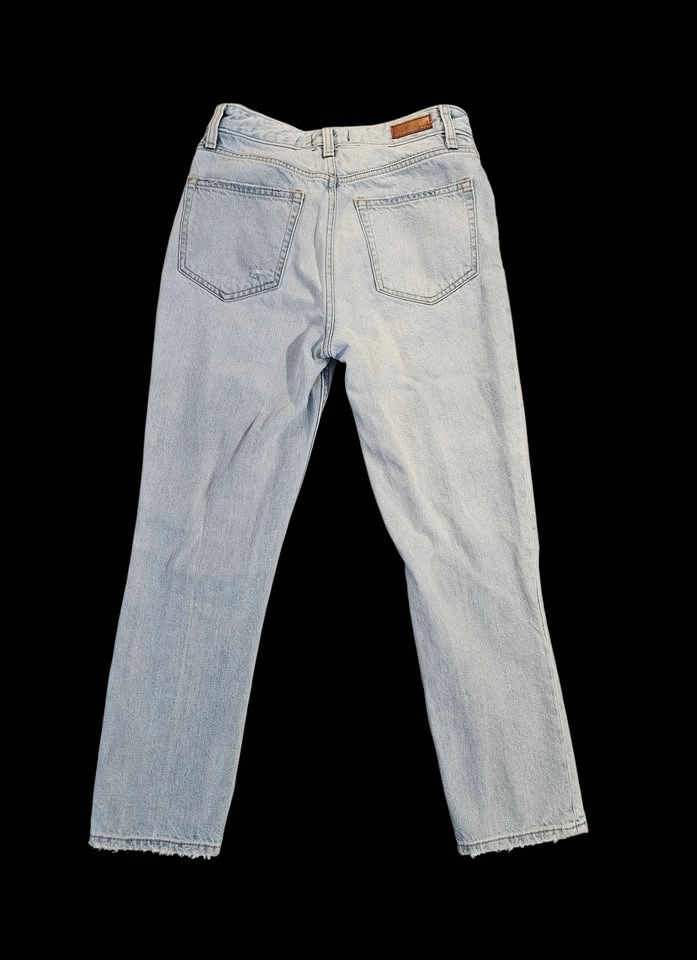 Abercrombie & Fitch Light Wash Distressed Cropped Jeans - photo 2