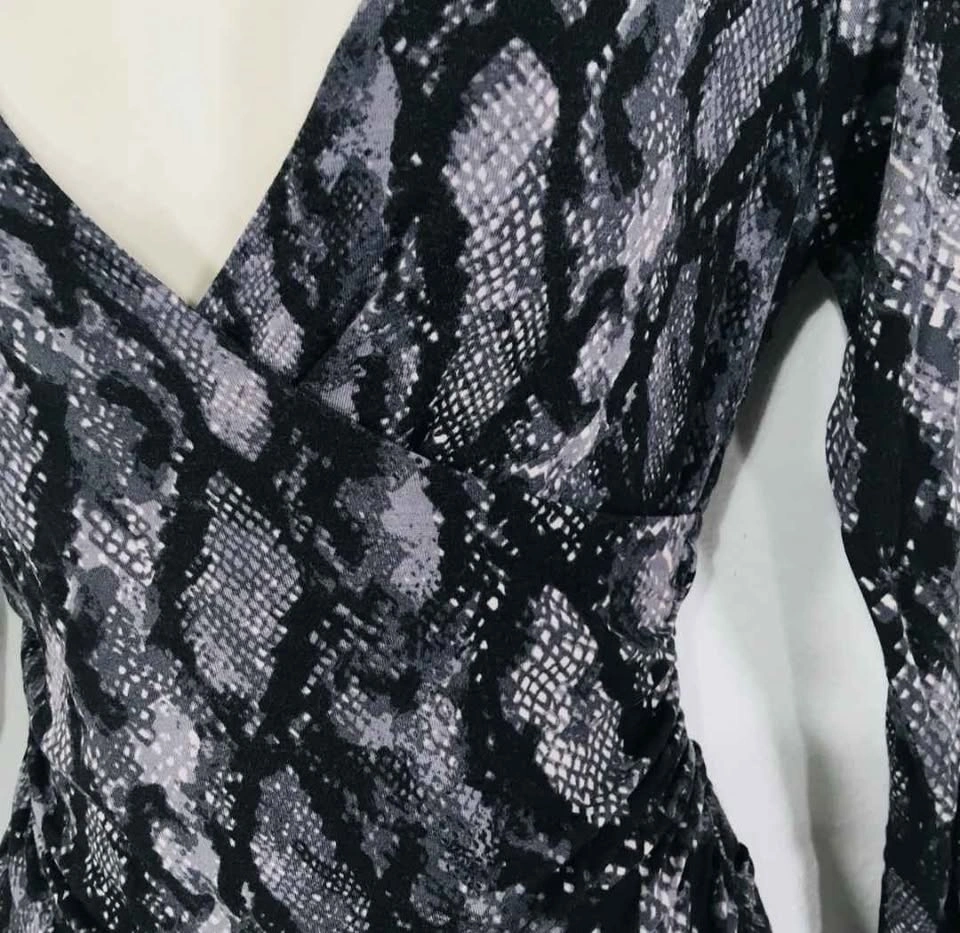H&M Black & Grey Snake-Print Long Sleeve Wrap Dress - photo 3