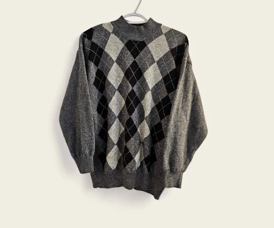 Vintage Women's Grey Argyle Mock Neck Sweater