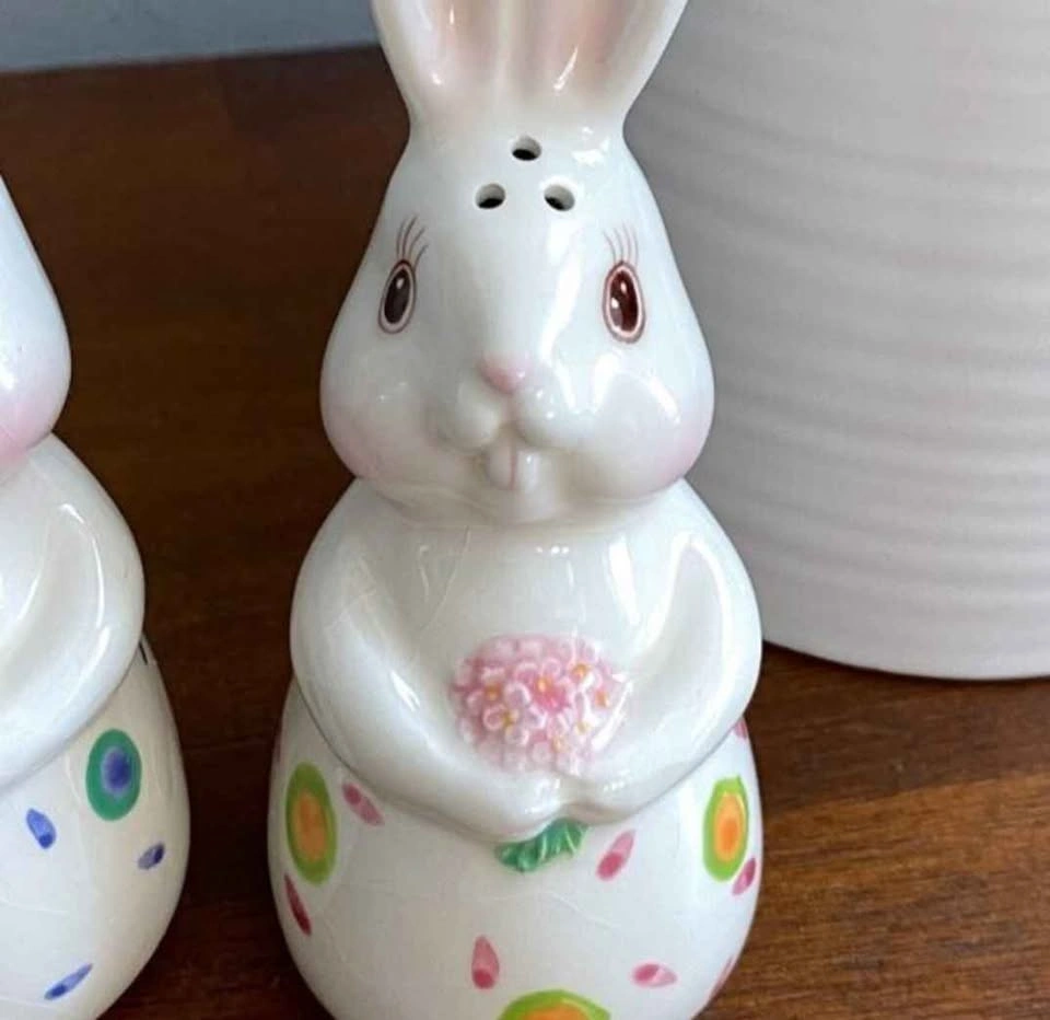Bunny Salt & Pepper shakers - photo 5
