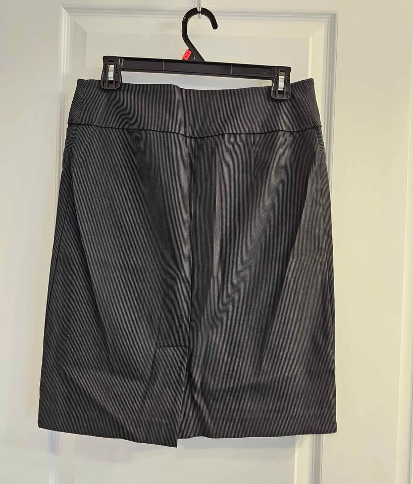 Reitmans Black Pencil Skirt - photo 2