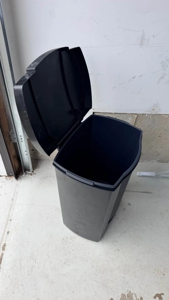 Black Step-On Trash Can - photo 2