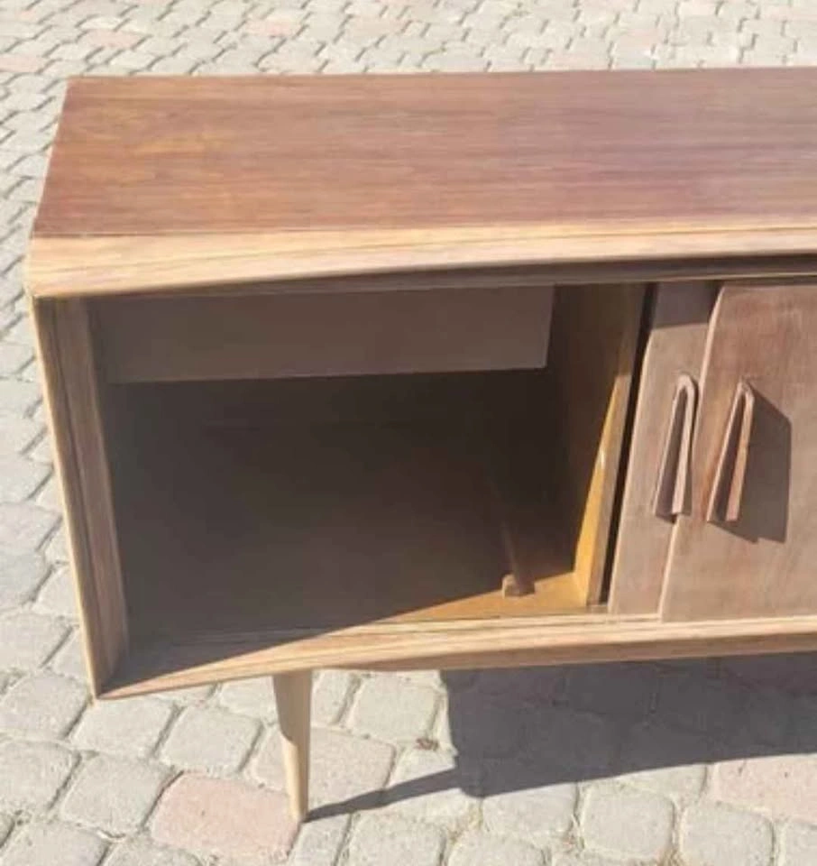 Mid Century modern TV stand, Vintage Deilcraft Walnut Sideboard - photo 5