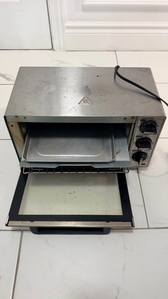 Hamilton Beach Toaster Oven - photo 2