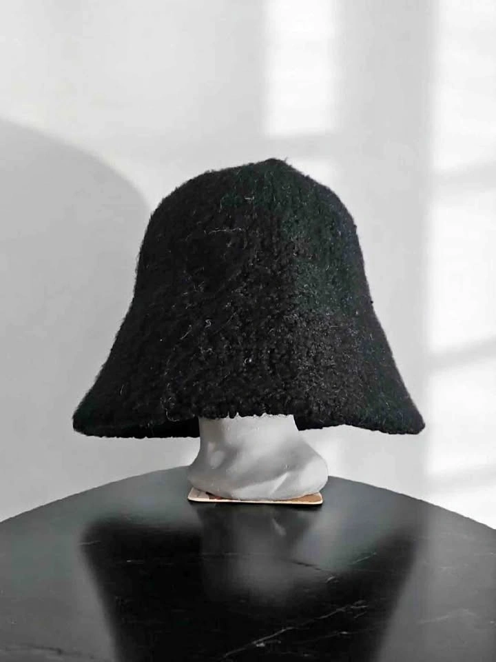 Womans bucket hat