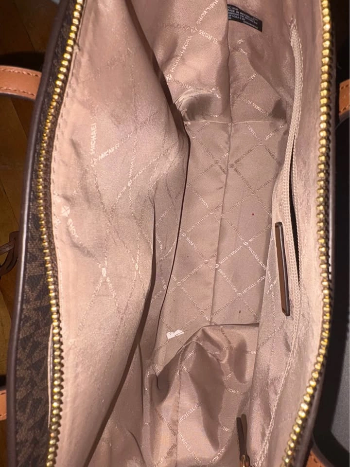 Michael Kors Purse - photo 3