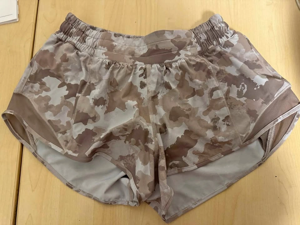 Lululemon Hotty Hot Camo size 4