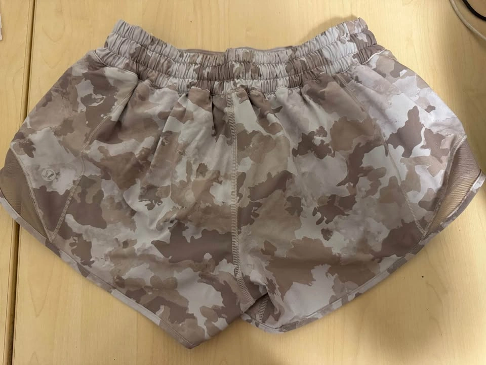 Lululemon Hotty Hot Camo size 4 - photo 2