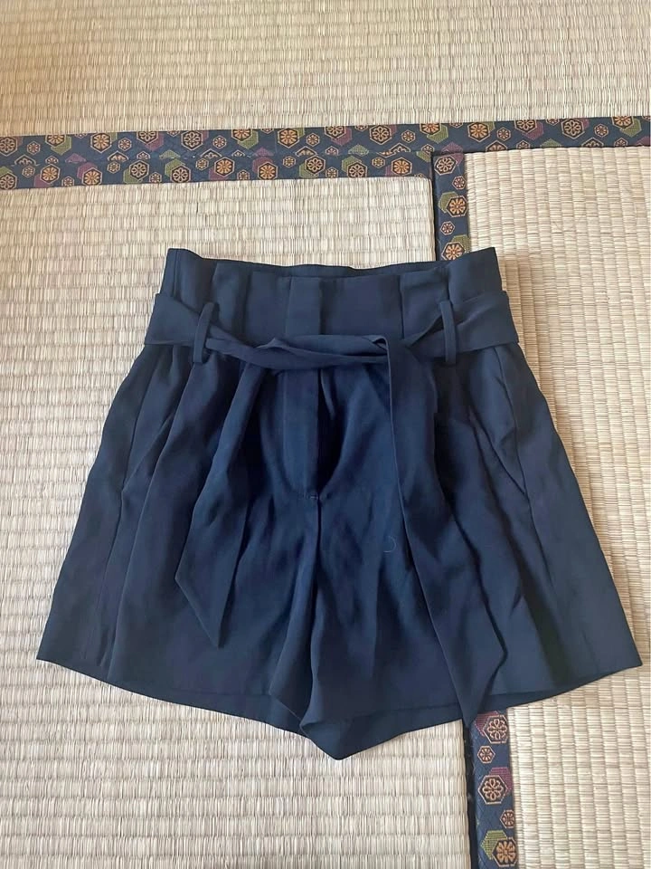 Babaton Black Tie-Waist Shorts Aritzia Small Size 2