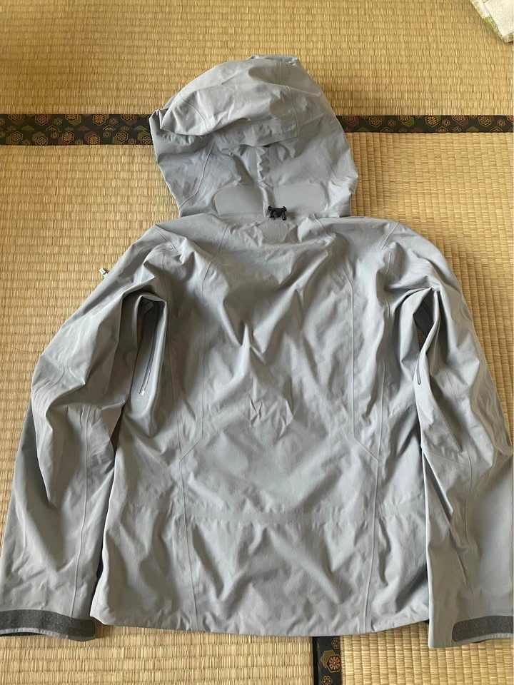 Arc'teryx Alpha SV Women's XS GORE-TEX Jacket - photo 4