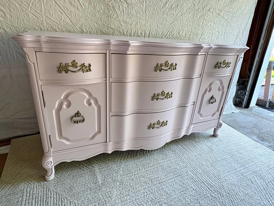 ✨ Beautiful Vintage Bedroom Set — $795