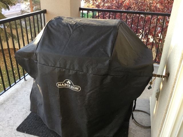 Napoleon Grill Cover Like New