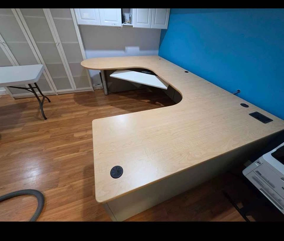 Massive U shaped desk - photo 2