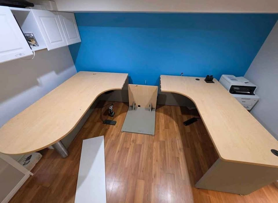 Massive U shaped desk - photo 3