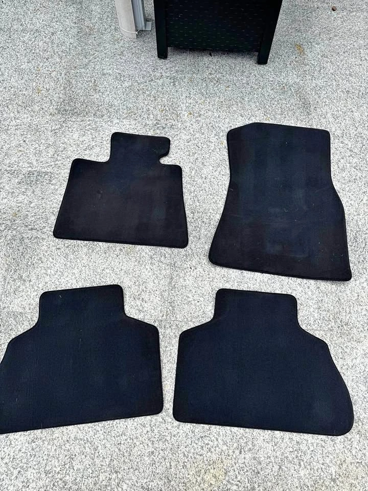 BMW X5 OEM Floor Mats Year: 2019+