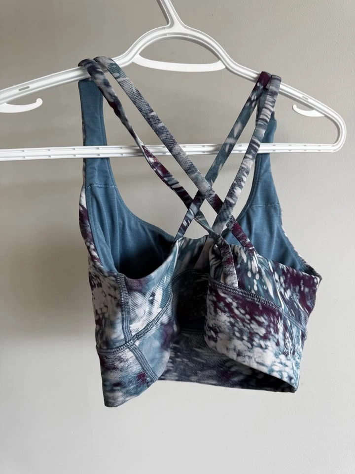 Lululemon Sports Bra - Size 6 - photo 3