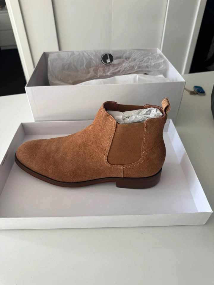 Brown’s Men’s Shoes - BNIB Size: 8 - photo 2