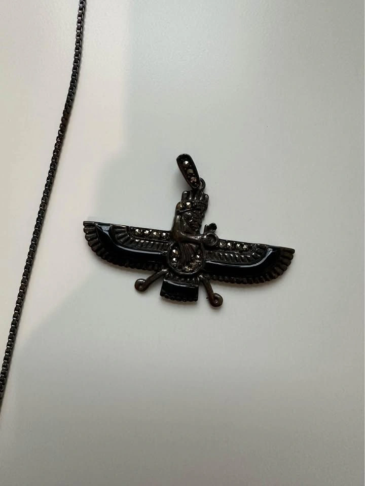 Zoroastrian Necklace Pendant and Box - photo 2