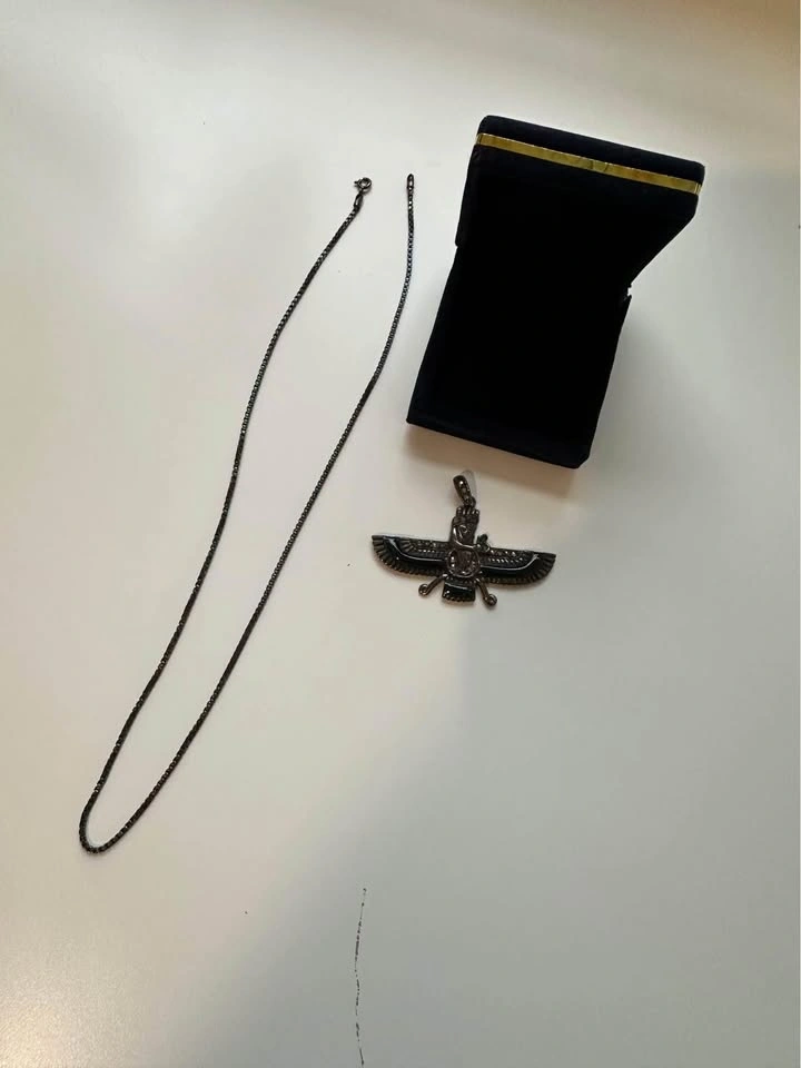 Zoroastrian Necklace Pendant and Box - photo 5