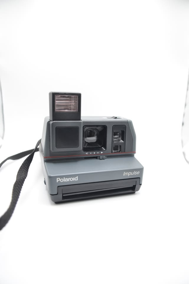 Polaroid Impulse – Instant Film Camera With Film - photo 2