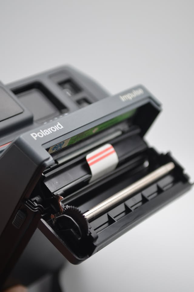 Polaroid Impulse – Instant Film Camera With Film - photo 4