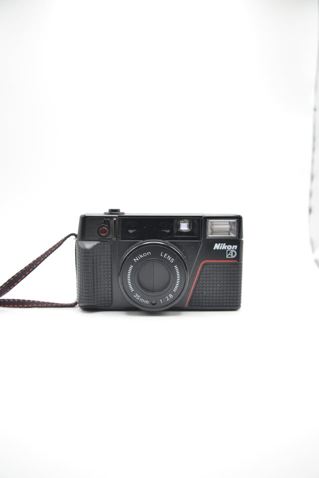 Nikon L35AF – 35mm Film Camera with Case - photo 2