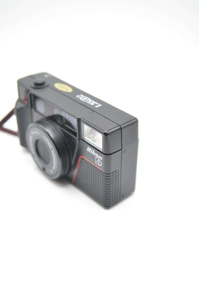 Nikon L35AF – 35mm Film Camera with Case - photo 3