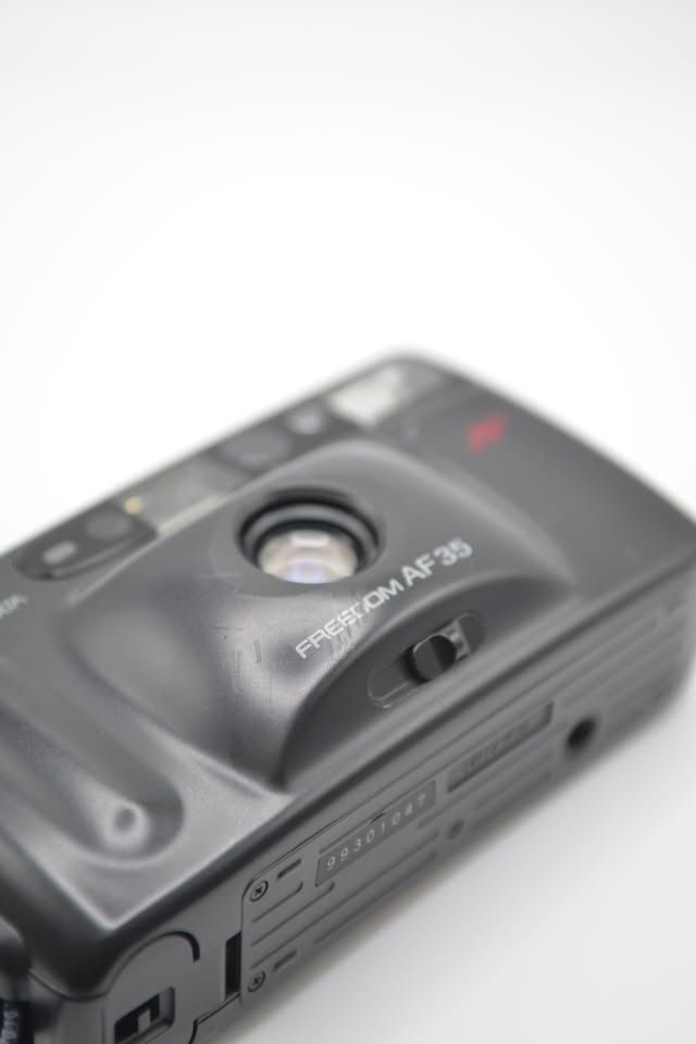 Minolta Freedom AF 35 – 35mm Film Camera - photo 2